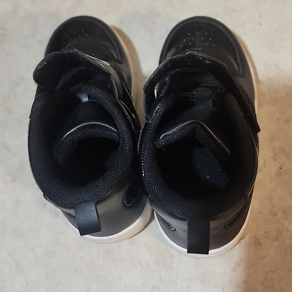 H&M Mickey Mouse Shoes Kids Size 6.5 Toddler